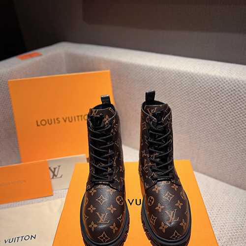 ルイヴィトン靴コピー  男女兼用 定番人気2022新品   Louis Vuitton ルイヴィトン靴